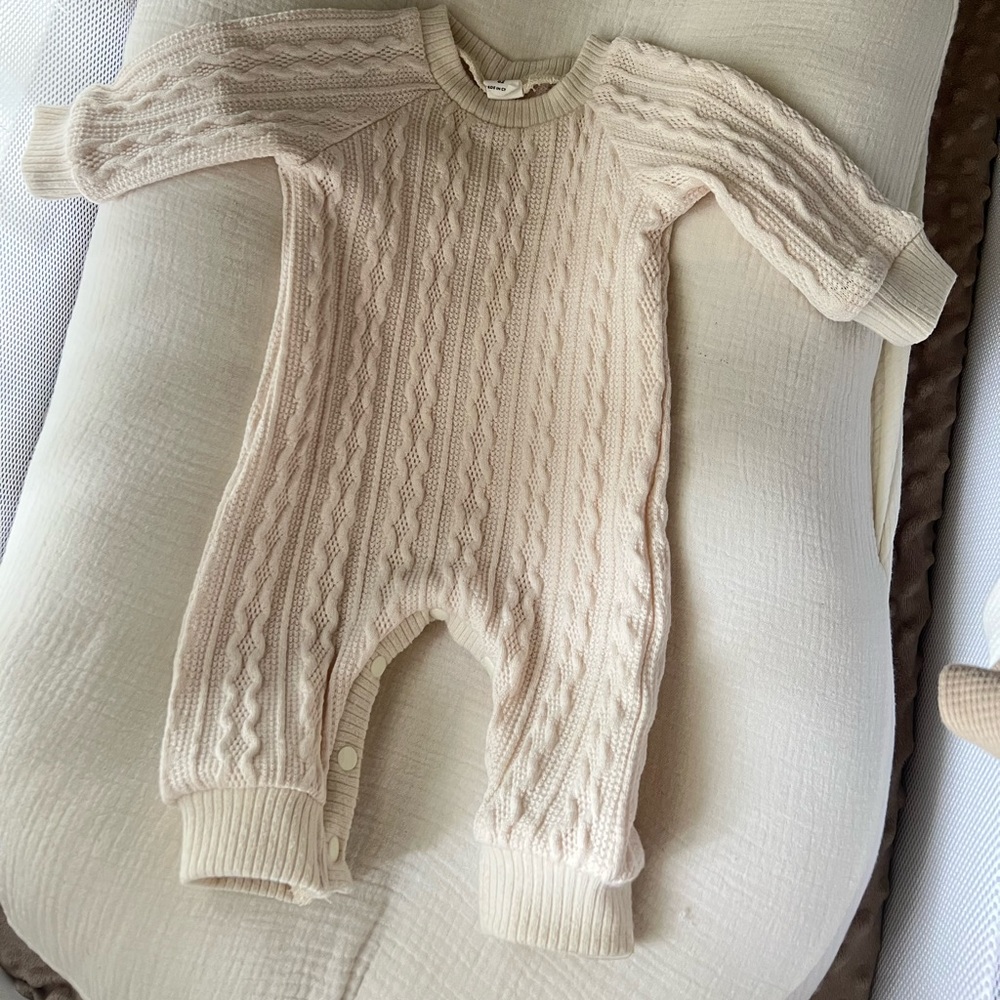 SHEIN 1-3 m neutral baby onesie. Washed & only wore to take my baby a pic